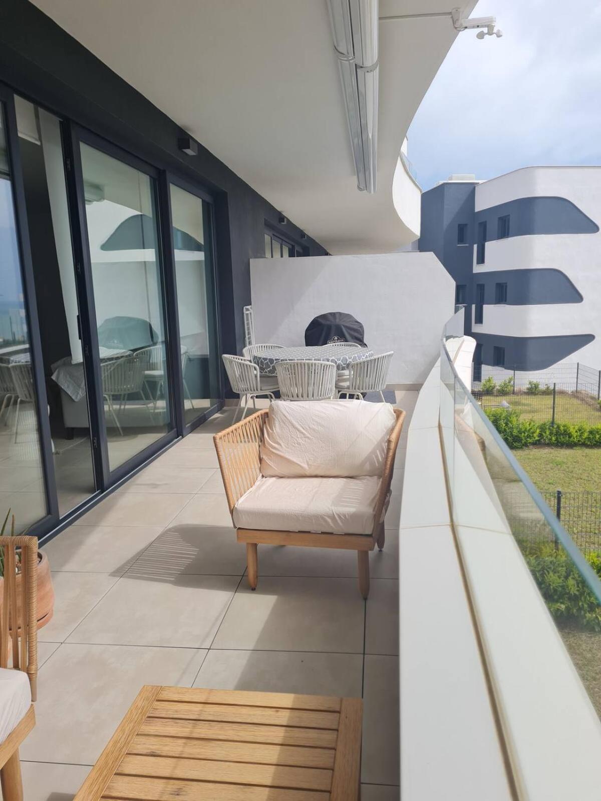 Mara's Higueron West - And Sport - Terrace With Afternoon Sun
